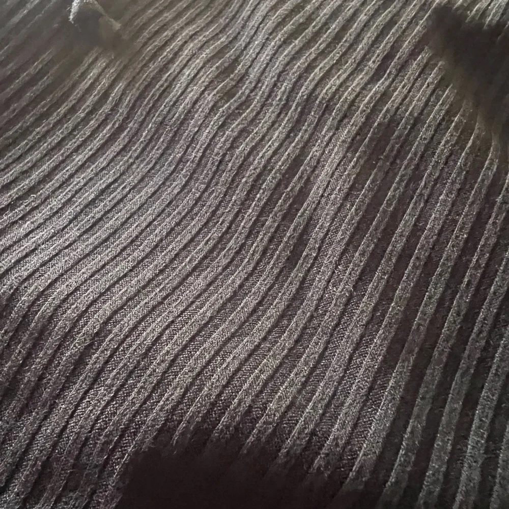 This black dress is flatteringđź‘—ribbed great quality made by special boutique - Picture 6 of 11